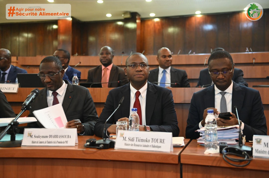 Le Ministre Sidi Tiémoko TOURÉ a présenté et défendu le budget de son département qui prend en compte des investissements et le fonctionnement du MIRAH