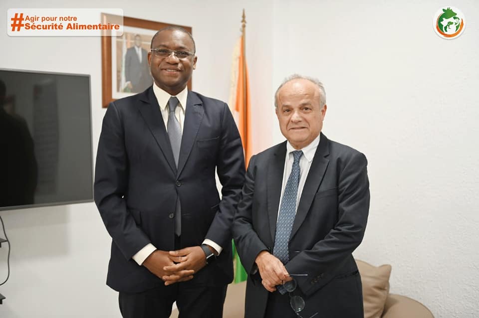 Le Ministre,  M. Sidi Tiemoko Touré a reçu en audience SEM Jean-Christophe BELLIARD, Ambassadeur extraordinaire et plénipotentiaire de France en Côte d’Ivoire